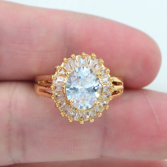 Jewelry - Brilliant White Topaz and Zircon Studded Gold Ring